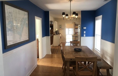 Morehead City House | Sea breezes and sun in historic old town Beaufort, a block from the water!