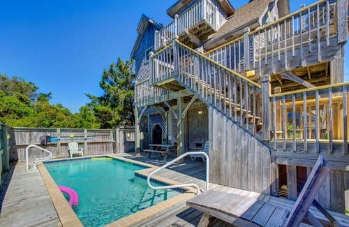 Avon House | Sea Lady 490