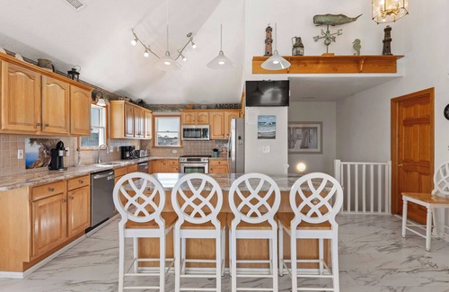 Ocean Hill House | SeaClusion: Oceanside, Private Pool, Hot Tub, Elevator, 180 feet to the beach!