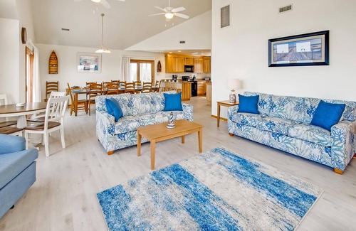 Waves House | Semi-Oceanfront Dog Friendly w/Pool, Hot Tub, Game Room, Theater, Tiki Bar
