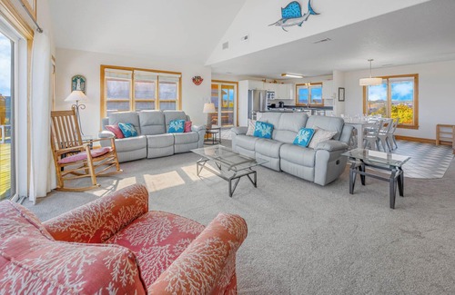 Avon House | Semi-Oceanfront Dog Friendly w/Pool, Hot Tub, Gourmet Grill, Home Theater