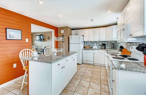 Avon House | Semi-Oceanfront Home w/Grill, Wet Bar, Community Pool and Tennis/Pickleball