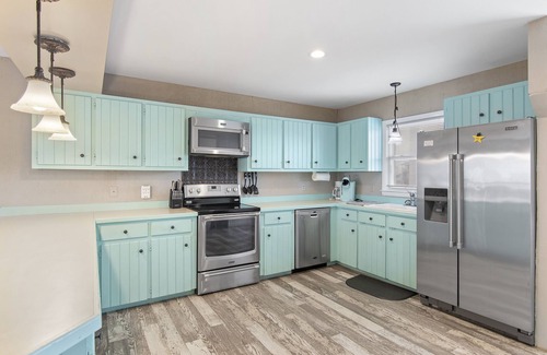 Holden Beach House | September Sales! Just 2 min walk to the beach + Canal front, family friendly