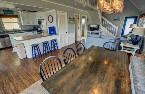 Colington House | Shades of Blue | Oceanfront | Dog Friendly, Hot Tub | Kill Devil Hills