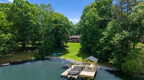 Sherrills Ford House | Shady Daze: Waterfront Home w Deck Hot Tub Lake Views