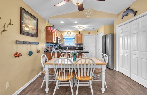Long Beach House | Shore Beats Work: Beachy, Dog-friendly, Ocean View Home