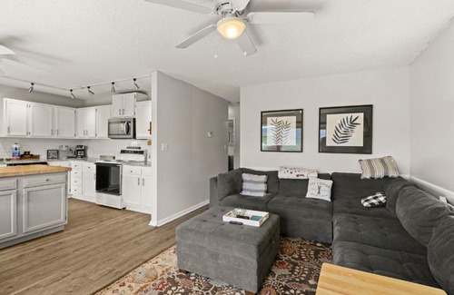 Beech Mountain House | Ski Lodge with Views 3BR Sleeps 8 Close to Slopes