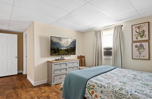 Bryson City House | Smoky Mountain Retreat w/Hot Tub/Fireplace/View