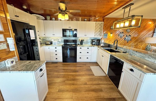 South Nags Head House | SN9615- Oceanfront Duplex Beauty! With 4 Bedrooms, Direct Beach Access, Wifi!