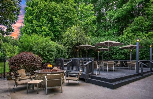 Executive Park Hotel | Sonesta Charlotte Lower South End