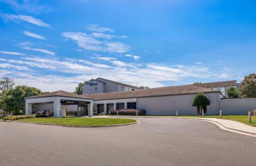 University Place Hotel | Sonesta Select Charlotte University Research Park