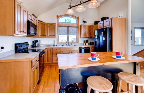 Avon House | Soundside Dog Friendly w/Pool, Hot Tub, Game Room, Cmty Pool/Tennis/Pickleball