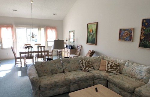 Corolla Light Condo | Spacious Corolla Light 3BR - Short Walk to Beach!