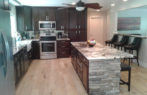 Banner Elk House | SPACIOUS LUXURY LODGE, 5 MIN TO SLOPES 2 FIREPLACES, POOLTABLE sleeps 16