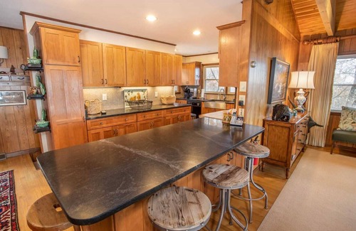Blowing Rock Cabin | Sprawling Mountainside Home in Quiet Community