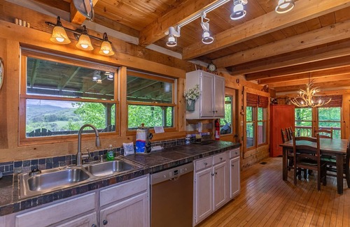 Sugar Grove Cabin | St Johns Ridge - Heart of Valle Crucis - Hot Tub- Firepit - River and Mountain Views