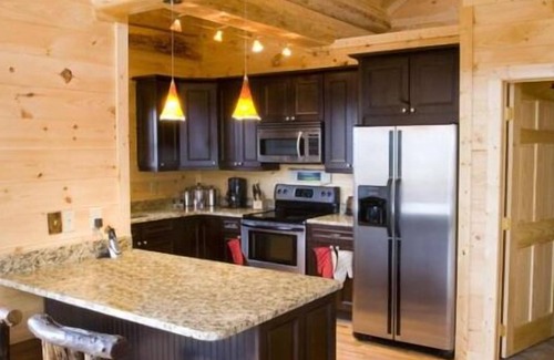 Almond Cabin | Stargazer - Free Brewery Tours + Modern-Rustic Cabin