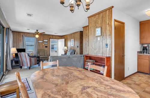 Long Beach House | Statehouse: Oceanview beach cottage in East Beach