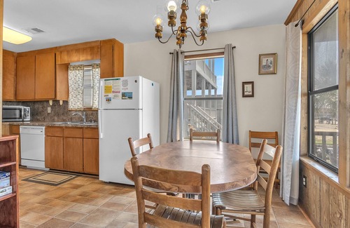 Long Beach House | Statehouse: Oceanview beach cottage in East Beach