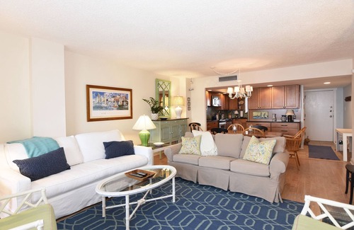 Wrightsville Beach Condo | Station One - 4E Coulter-Oceanfront condo with community pool, tennis, beach