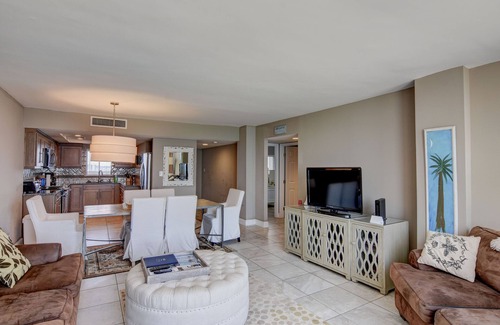 Wrightsville Beach Condo | Station One - 8I From - Oceanfront condo with community pool, tennis, beach