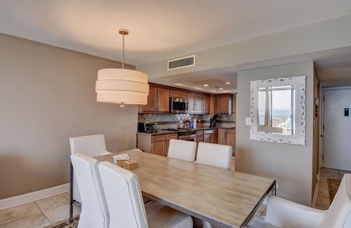 Wrightsville Beach Condo | Station One - 8I From - Oceanfront condo with community pool, tennis, beach
