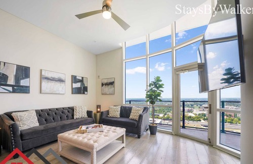 Charlotte Center City Condo | StaysByWalker CityCenter 2BR Penthouse! KingBed