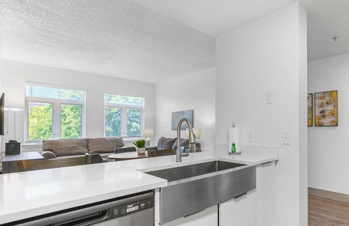 Charlotte Center City Condo | StaysByWalker Uptown 6BR w/King Beds! Gym/Parking