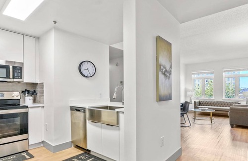 Charlotte Center City Condo | StaysByWalker Uptown 3BR w/King Beds! 1340SqFt