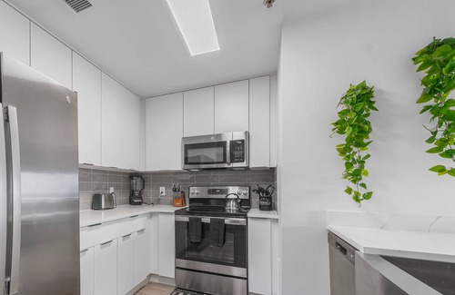 Charlotte Center City Condo | StaysByWalker Uptown 3BR w/King Beds! 1340SqFt
