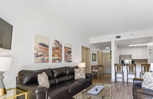 Charlotte Center City Condo | StaysByWalker Uptown 3BR w/King Beds! Gym/Parking