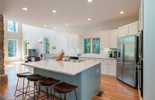 Lake Lure Apartment | Studio flat ∙ 5 bedrooms ∙ 12 guests