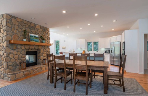 Lake Lure Apartment | Studio flat ∙ 5 bedrooms ∙ 12 guests