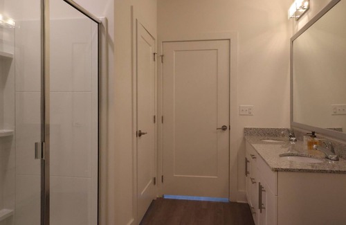 Charlotte Apartment | STUNNING 1BR with (EV) Charging Stations