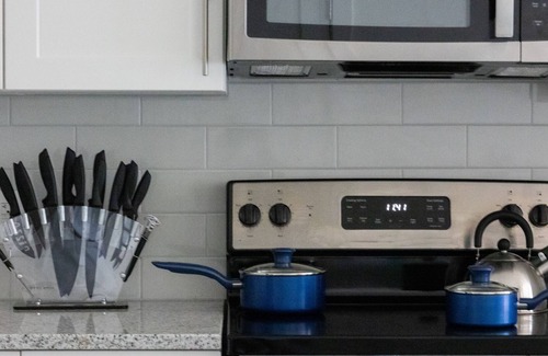 Charlotte Apartment | STUNNING 1BR with (EV) Charging Stations