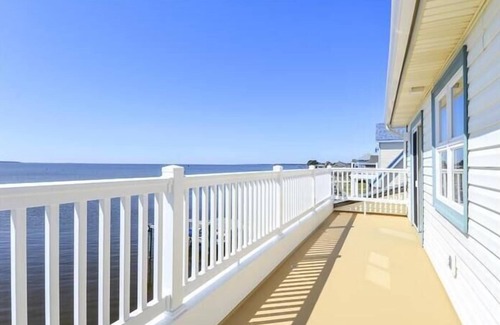 Nags Head House | Stunning sound and sunset views in Nags Head!