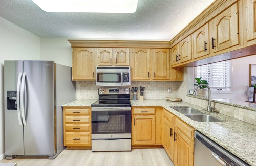 Sugar Mountain House | Sugar Mtn: Townhome w/Hot Tub: ‘Sugarcane Chalet'