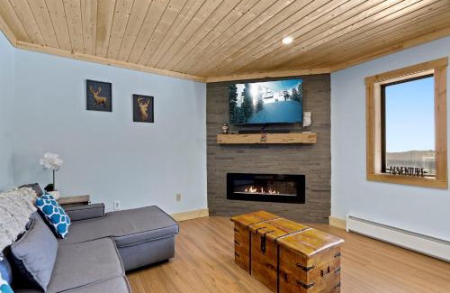 Sugar Mountain Apartment | Sugar Ski and Country Club - Ski In/Ski Out