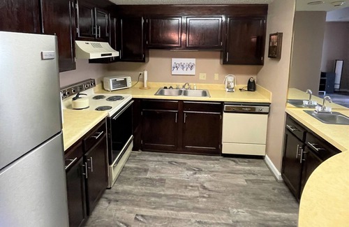 Sugar Mountain Condo | Sugar Top 2805 on 8th floor features slope views. Rented by Sugar Mtn Lodging