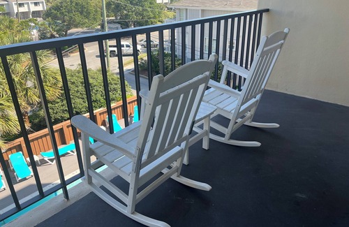 Wrightsville Beach Condo | Summer Sands Playa de los Paws Room 307