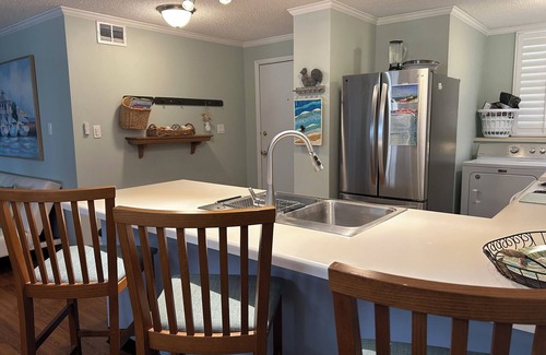 Indian Beach Condo | Summer Winds 3BR | Ground-Floor Corner Unit w/Pools, Beach & Amenities