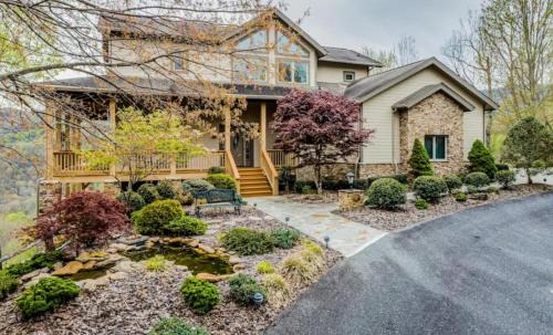 Whittier House | Summit Escape
