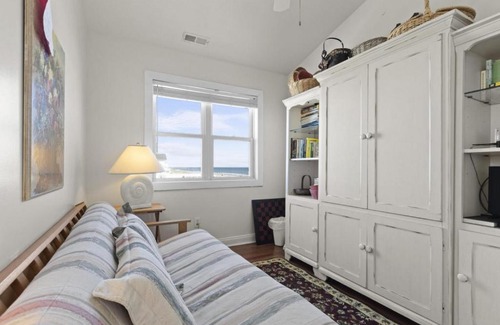 Atlantic Beach House | Suncatcher