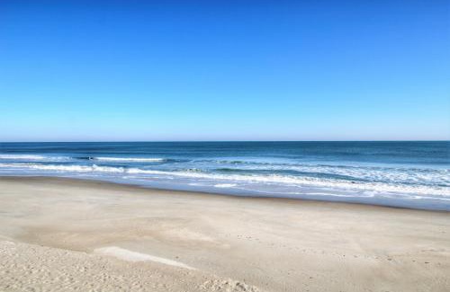 Wilmington Beach House | Sunflower House by Carolina Beach Realty