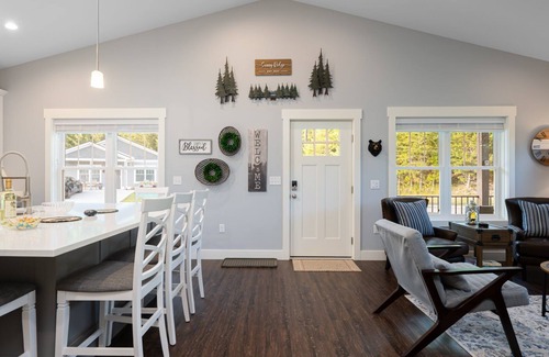 Fairview House | Sunny Ridge- Minutes to Downtown Asheville