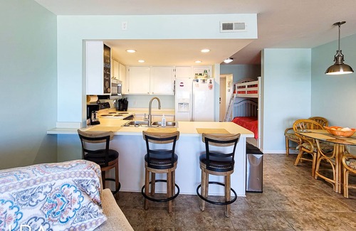 Surf City Condo | Surf Condos 123 - Swim & Soak in Ocean Views!