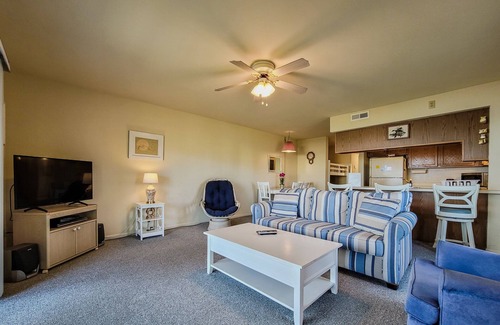 Surf City Condo | Surf Condos 222 - Community Pool & Beach Bliss!