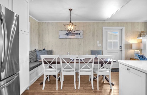 Oak Island House | The Beachcomber: Spacious, Family-friendly, Dog-friendly, Oceanfront Home with G