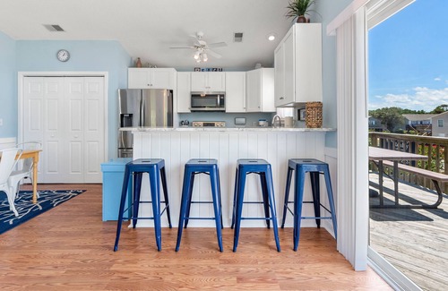 Colington House | The Coconut Cottage: 3-bedroom Soundside Cottage, Short Stays Anytime!