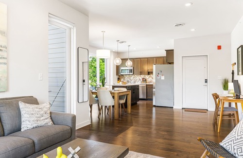 Historic Montford Condo | The Finch - 2 bedroom condo w/Elevator, Roof deck, WiFi in enchanting Asheville